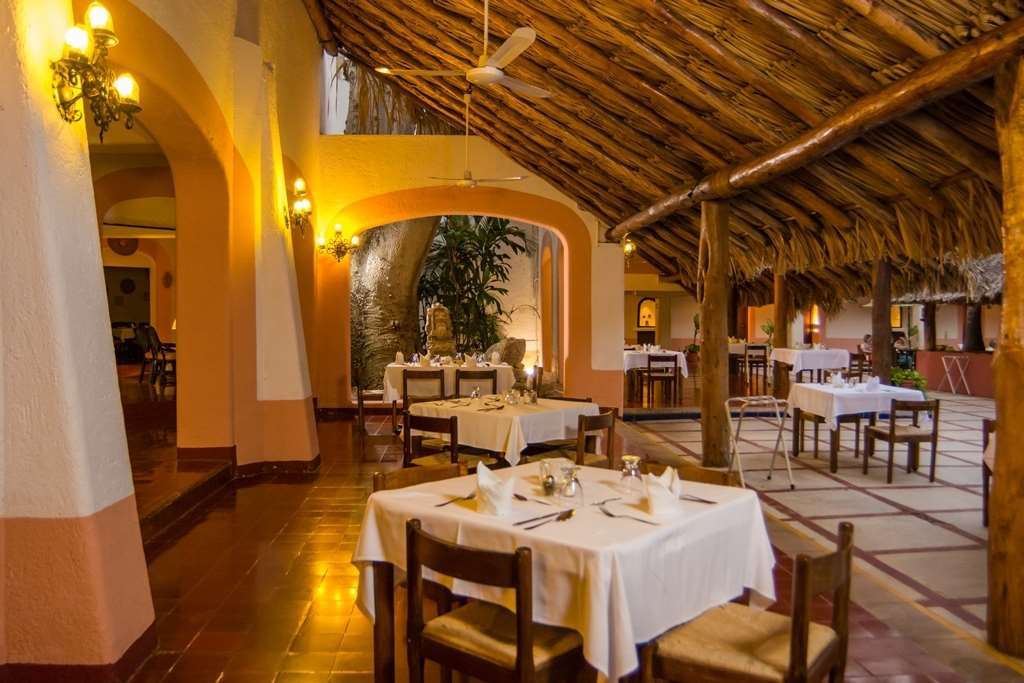 Villas Arqueologicas Chichen Itza Restoran gambar